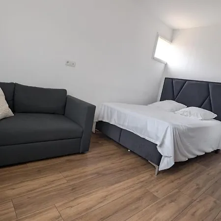 Apartment Adar 101 *
